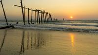Sonnenuntergang am Khao Phi Strand, Phangnga, Thailand
