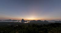 Sonnenaufgang bei Samet Nang Phang Nga, Thailand