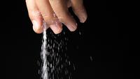 Hand-salt-falling2