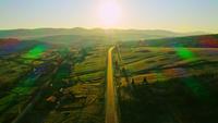Vista aérea do campo ao nascer do sol